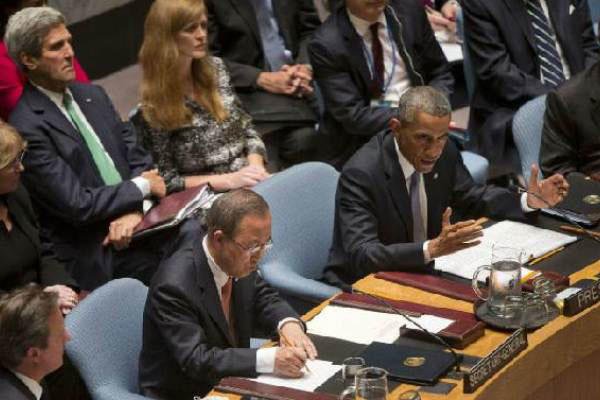 President Barack Obama speaks at the UN Security Council summit on foreign terrorist, Wednesday, Sept. 24, 2014, at United Nations headquarters. At left is UN Secretary General Ban Ki-moon. (AP Photo/Pablo Martinez Monsivais)