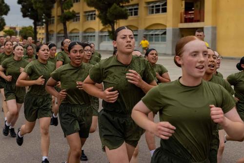 New U.S. Marines participate in a motivational run