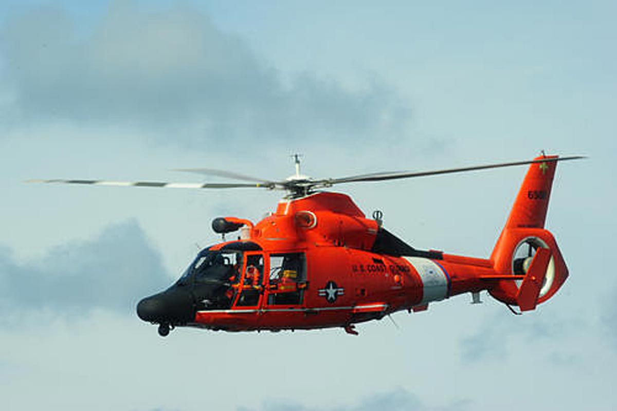 Us Coast Guard Rescues 4 People From Downed Plane 3196