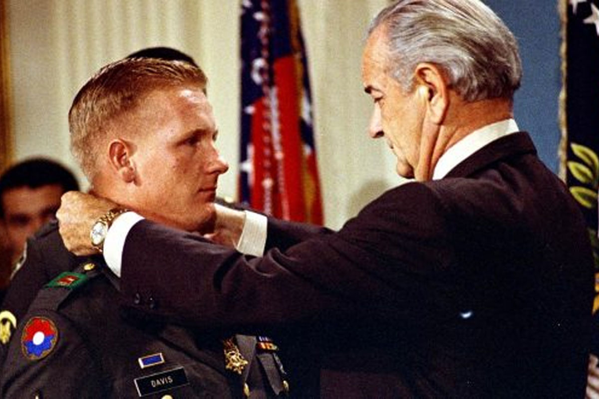 Sammy L. Davis receives the Medal of Honor from President Lyndon B. Johnson