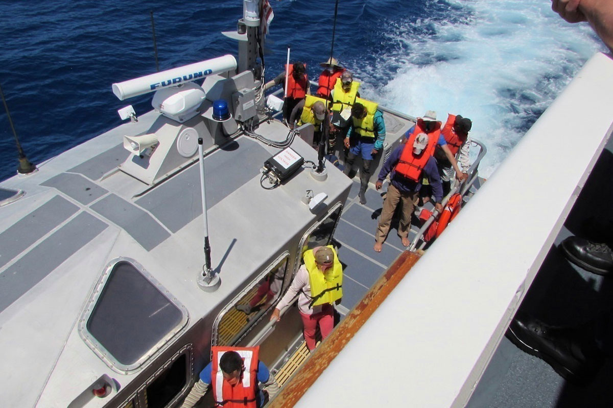 Coast Guard Intercepts 10 Cuban Migrants Off The Florida Keys ...