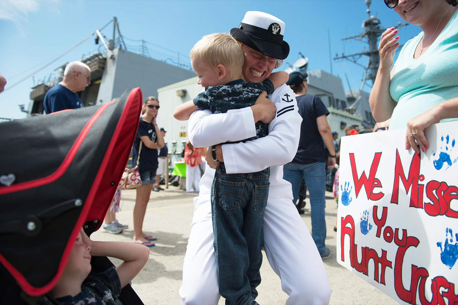 Navy Homecoming Moments That Will Get You Right in the Feels | Military.com