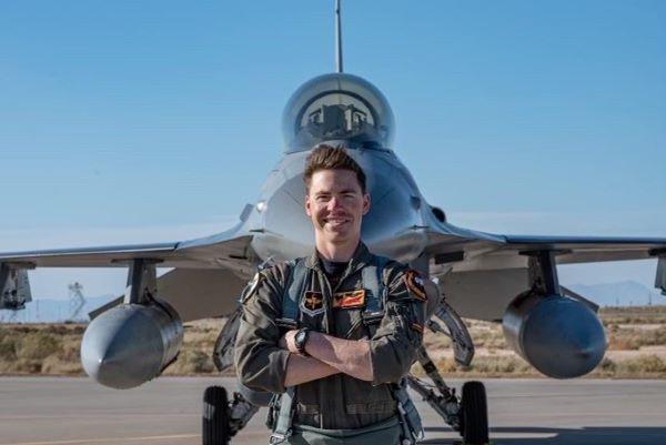 f 16 Pilot