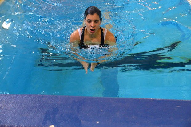 Swimming Training - Duck Life 4 