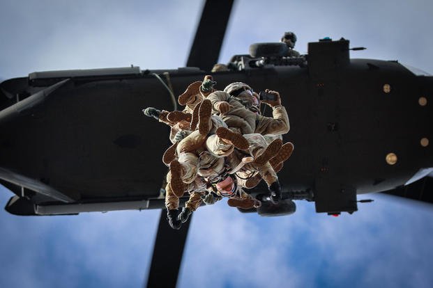 Soldiers conduct special patrol intersection extraction system training at Fort Campbell, Tenn.