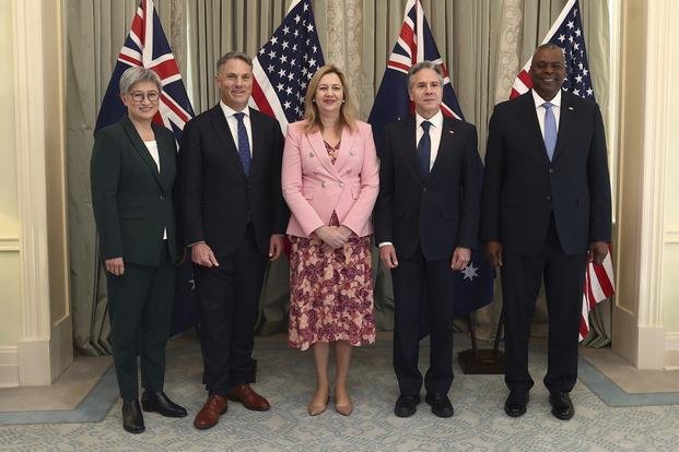 U.S. Secretary of State Antony Blinken and U.S. Secretary of Defense Lloyd Austin pose for a photo with Australian leaders.
