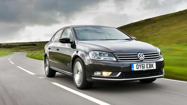 Volkswagen-Passat-2011-