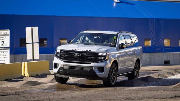 2025 Ford Expedition_Assembly 06