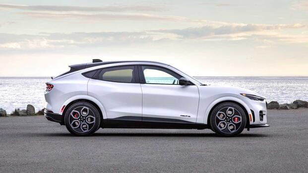 2026-mustang-mach-e-gt-california-special-11