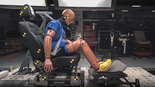 Insurance Institute for Highway Safety. Whiplash Test-5