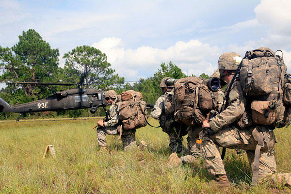 U.S. Army Soldiers conduct Airborne and Air Assault Operations during the Ranger Course at Camp Rudder on Eglin Air Force Base, Fl., August 06, 2015. (U.S. Army photo by Pfc. Ebony Banks)