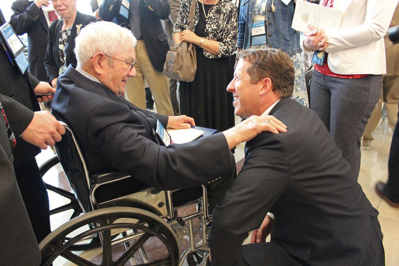 Umrl zadnji ameriški letalski as iz druge svetovne vojne pri 103 letih