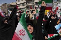 Iranian worshippers chant slogans during an anti-Israeli gathering.