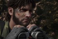 Snake holding binoculars in Metal Gear Solid Delta Snake Eater