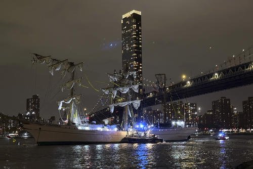 A masted Mexican navy training ship, the Cuauhtémoc, sits stranded in New York City.